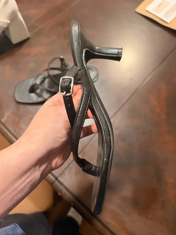 Old navy kitten heels - Image 3