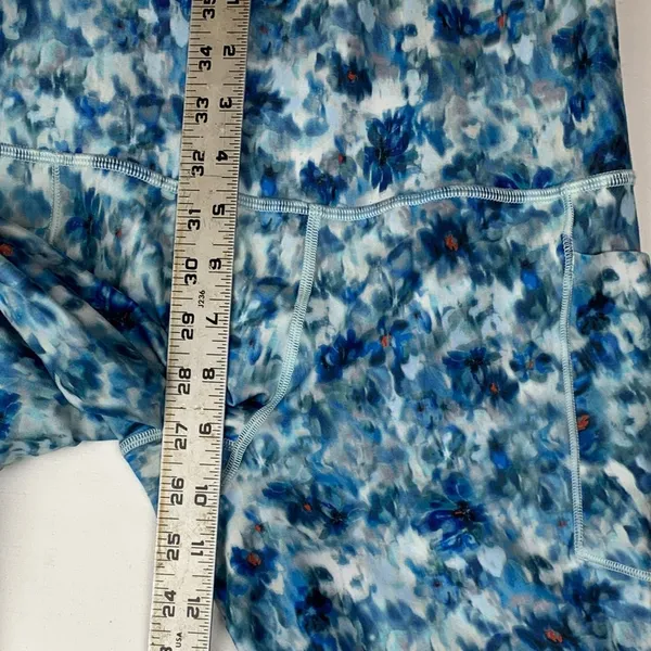 Athleta size small Salutation stash 7/8 tight Blue White printed Leggings pocket - Image 6
