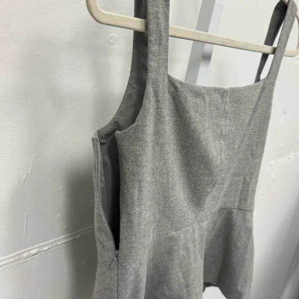 Banana Republic Women's Wool Blend V-neck Peplum Top Sleeveless Top Heather Gray - Image 4