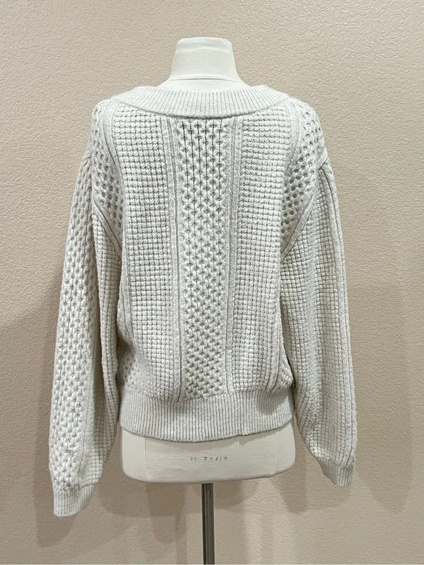 H&M Ivory Mixed Texture Cable Knit Sweater Size Medium - Image 7