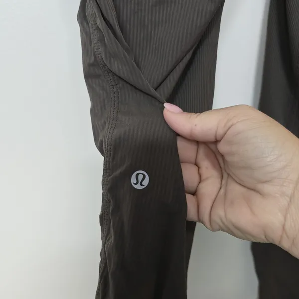 Lululemon Dance Studio Brown Ruched Athletic Pants Unlined Women's Size 8 EUC - Image 4