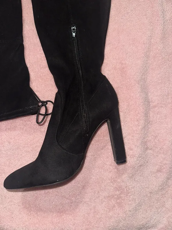Black suede thigh-high boots  - Image 4