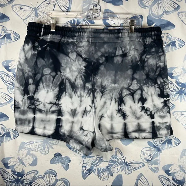 Merrell Tie-Dye Black and White Shorts SZ XL - Image 2