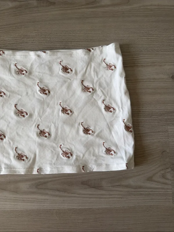 Classic Cream Mini Skirt with scorpion Embroidery - Image 2
