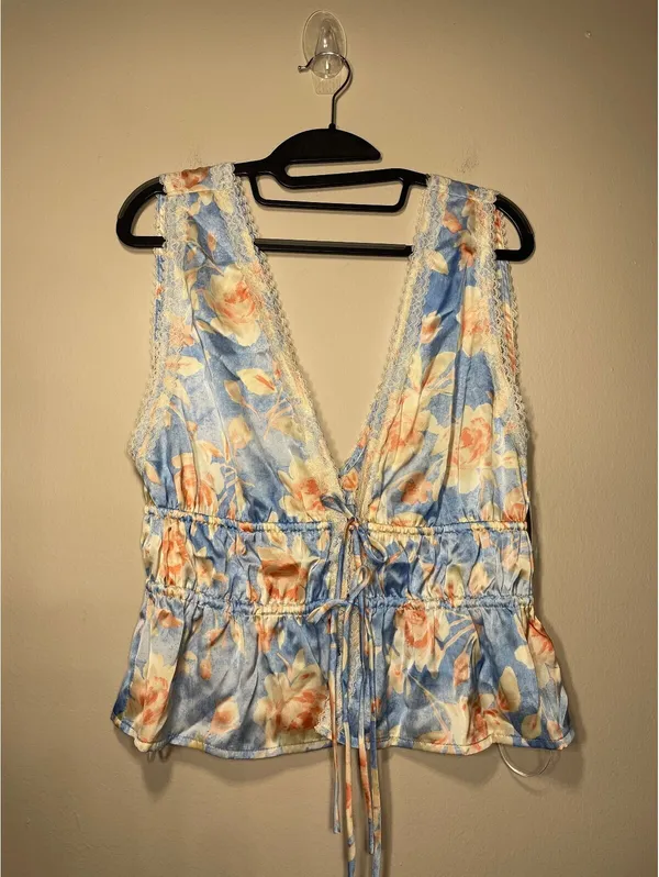 WAYF New Lace TrimTie Front Top Coquette Festival Boho Y2K L - Image 5