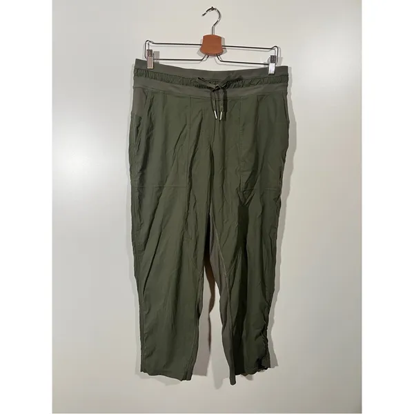 Lululemon Dance Studio Mid-Rise Cropped Pants Army Green Size 10 - Image 3