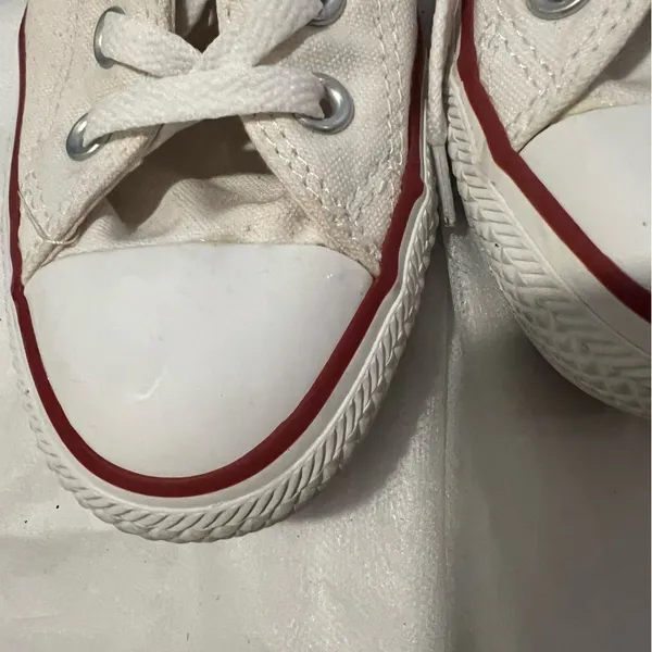 Converse Sneakers size 7 - Image 5