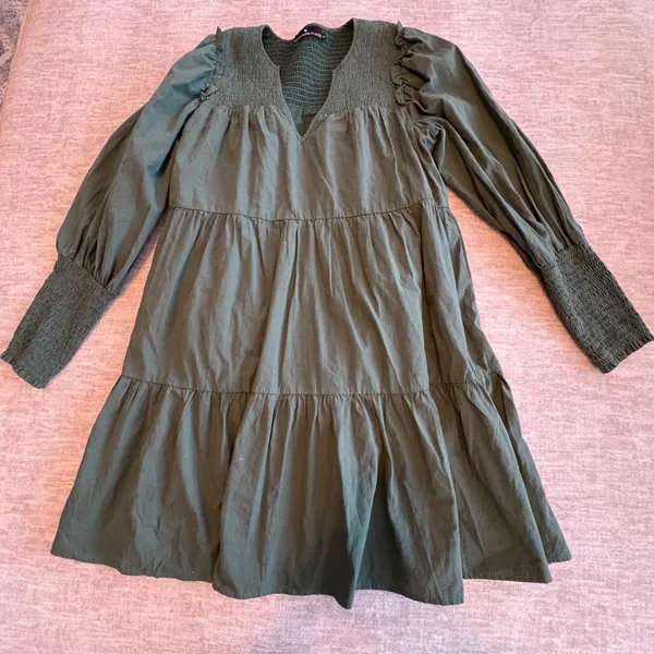 Tuckernuck Pomander Place Dress M Ceci Smocked‎ Long Sleeve Green Tiered Boho - Image 3