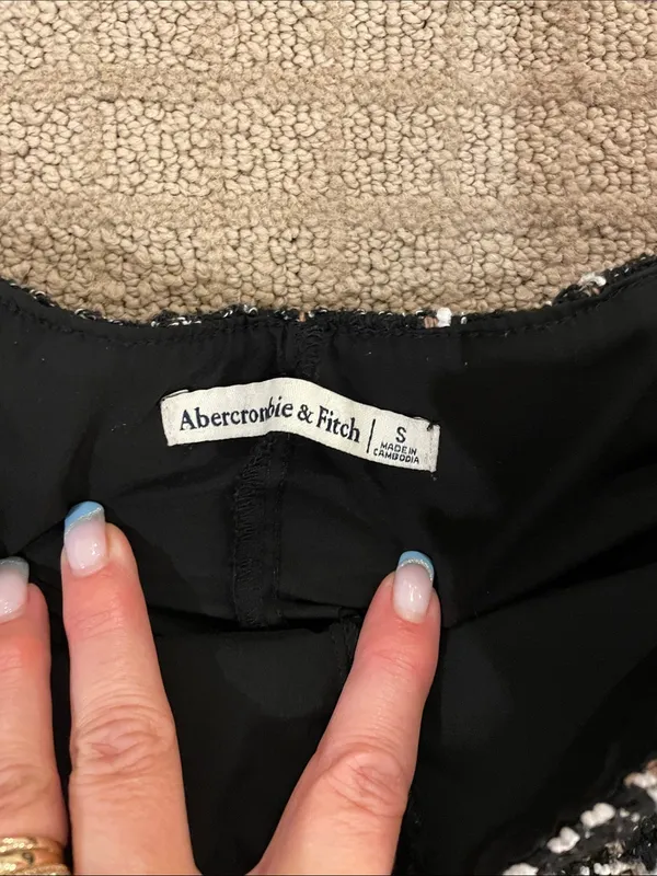 Abercrombie & Fitch Black and White Tweed Mini Skirt - Image 2