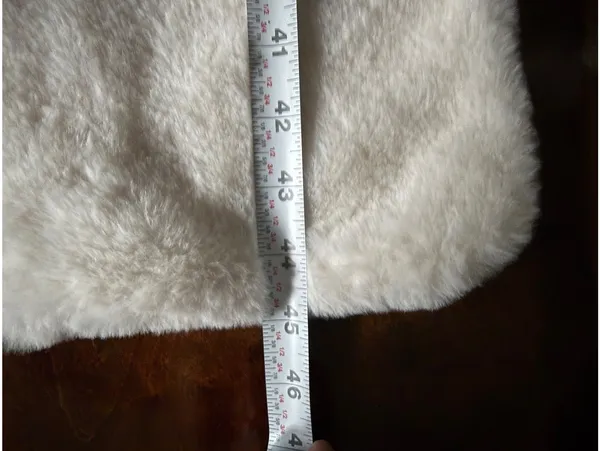 Cozy Cream Faux Fur Scarf - One Size - Image 4