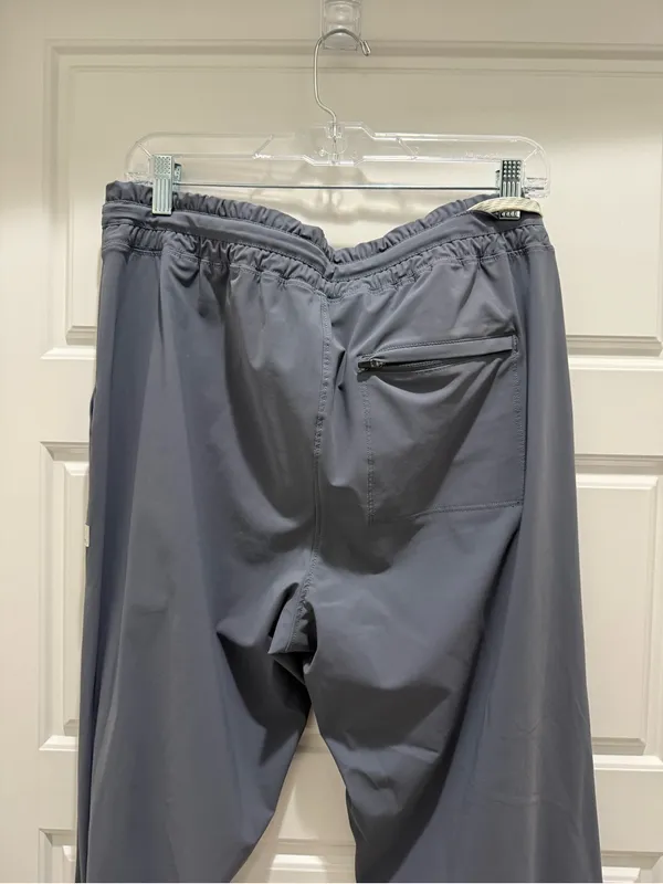 Vuori Grey Miles Ankle Joggers Small Damaged Athletic Athleisure - Image 4