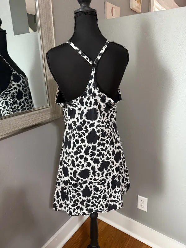 Outdoor Voices The Exercise Dress Dalmatian Print Size Medium. - Image 5