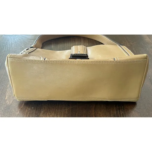 Vintage Coach F11196 Soho Shoulder Bag Tan Leather Buckle Flap Bag Y2K Luxury - Image 6