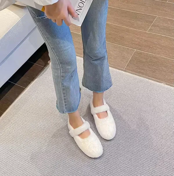 Women’s Faux Fur Mary Jane Slippers – White – Size 6 – Never Worn - Image 9