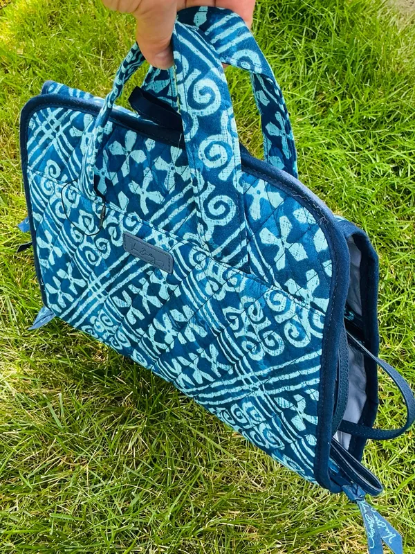 Quilted Vera Bradley travel organizer and wallet set 💙💙 - Image 3