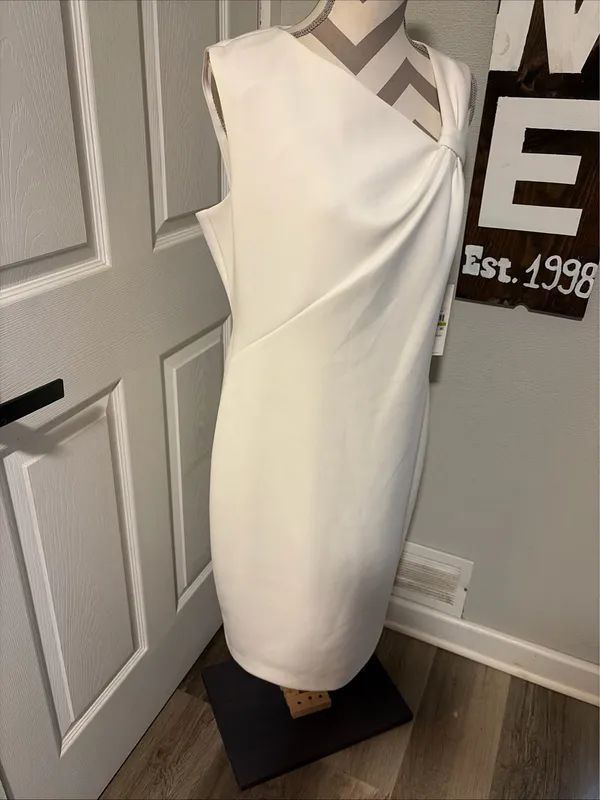 Calvin Klein New! One-Shoulder White Sheath Dress size 14 - Image 4