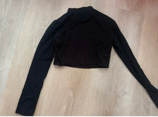 Pretty Little Thing Black Mock Neck Long Sleeve Crop Top — US 6 - Image 4