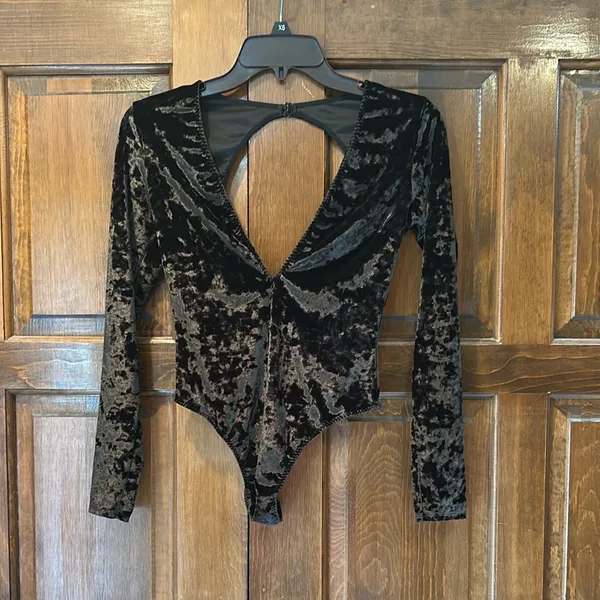 Victoria’s Secret black velvet velour long sleeve leotard Size XS Bodysuit Thong - Image 3