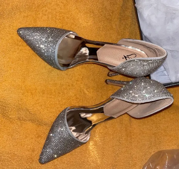 Windsor Heels - Image 3