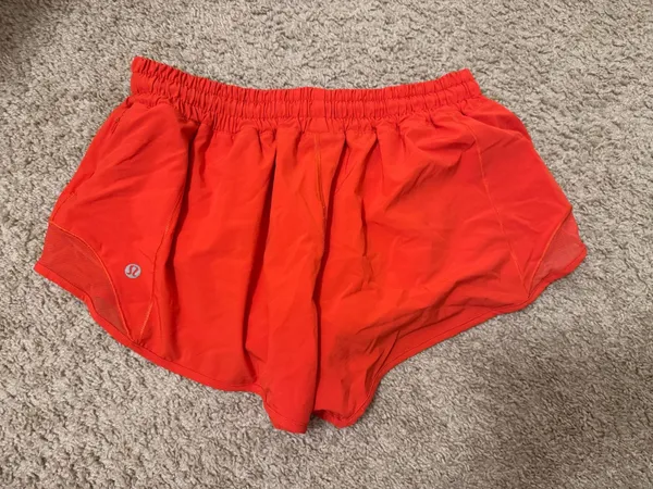 Lululemon 2.5" Hotty Hot Shorts - Image 2