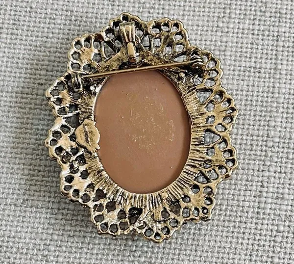Vintage goddess statue dual purpose cameo brooch pendant - Image 2