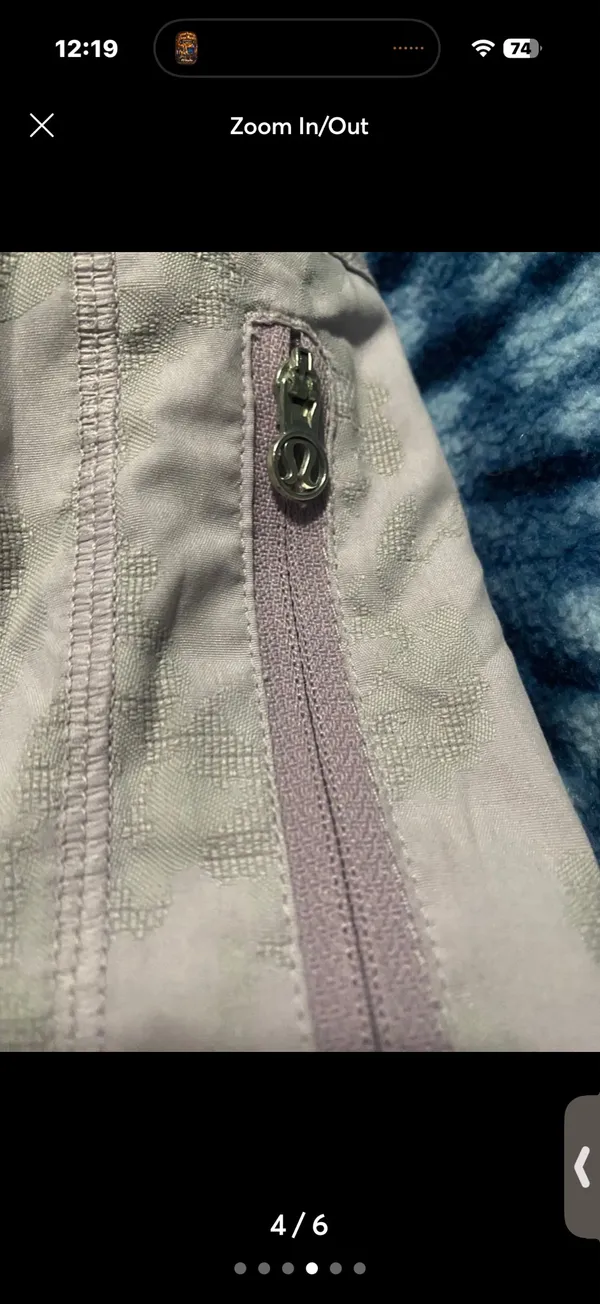 (12) Lululemon tracker shorts - Image 4
