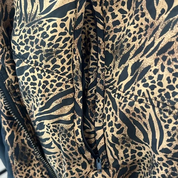 VTG Y2K Women Animal Print oversized Jacket Size S - Image 5