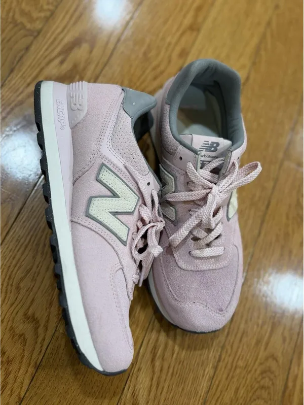 Size US 8.5 New Balance Classics 574 Women's Rose Sugar/Sea Salt Sneakers - Image 7