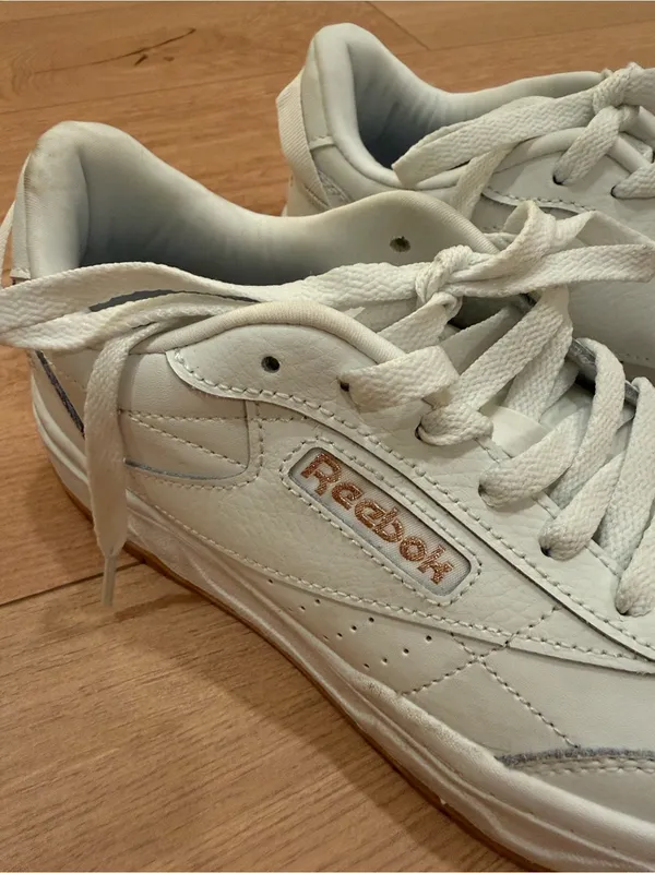 Reebok Ortho Lite White Leather Sneakers with Gum-Trim Sole Size 7.5 - Image 3
