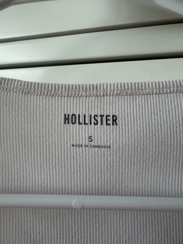 Hollister white scoop neck fitted top - Image 3