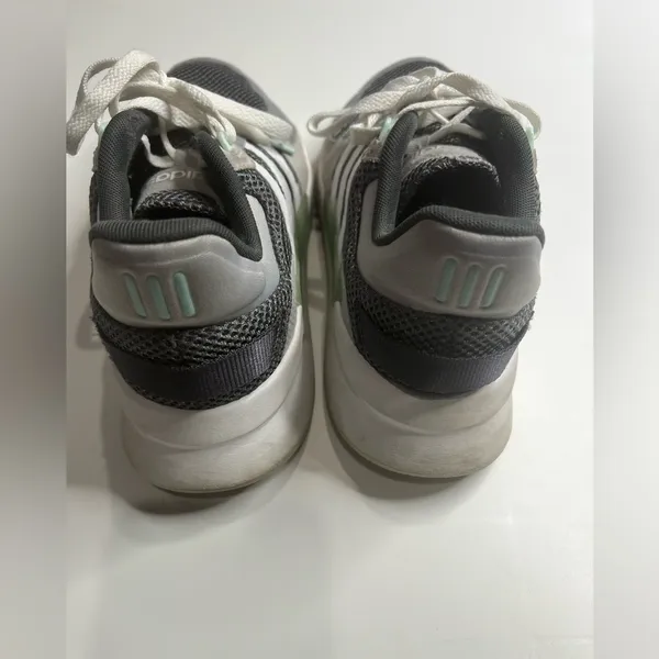 Women’s adidas low top cloud foam running shoes size 7.5 - Image 7
