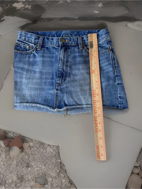 Free People FP Denim Mini Skirt Women's Size 2 Button /Zip Front Boho Jean Skirt - Image 2