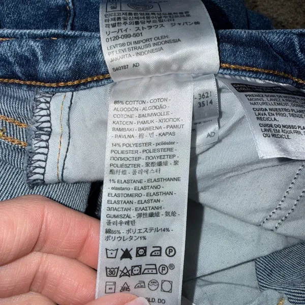 Levi's Wedgie Straight Jeans‎ Womens 32 Blue Good Distressed Raw Hem Button Fly - Image 3