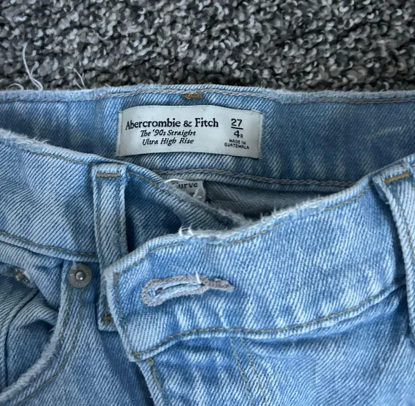 Abercrombie Jeans - Image 4