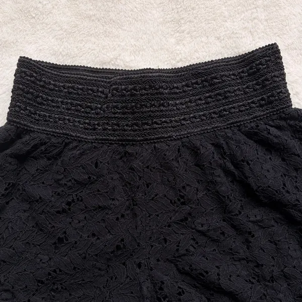 Maurices Women Boho Floral Lace Black Shorts - Smocked Waist Solid Lining - Image 4