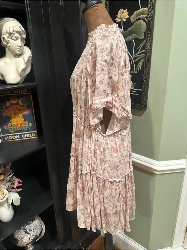 Karlie Light Pink Tiered Floral Mini Dress – Size Large - Image 6