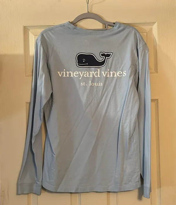 Vineyard Vines Blue Longsleeve size xs - Image 2