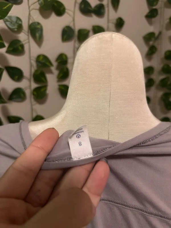 Lululemon long sleeve size 8  - Image 5