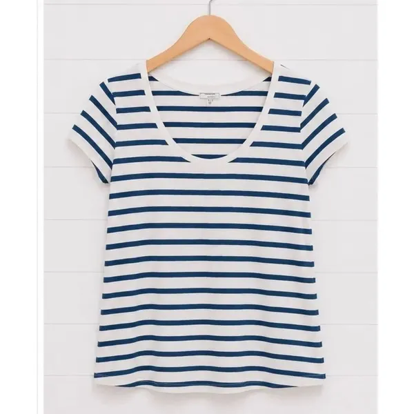 Gap NWT blue and white tshirt size xs - Image 9
