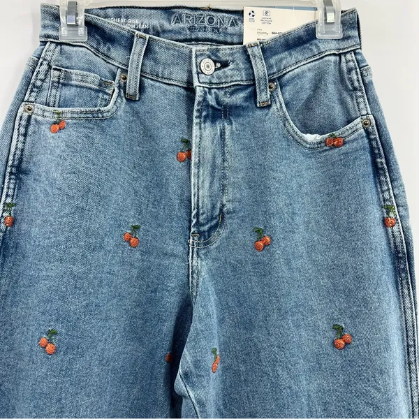 Arizona Jeans Curvy Mom Jeans 7 Cherry Embroidered Highest Rise Y2K NWT - Image 2