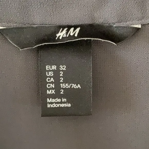 H&M Women Sleeveless Blouse Charcoal Gray Button Down Chiffon Top Size 2 - Image 3