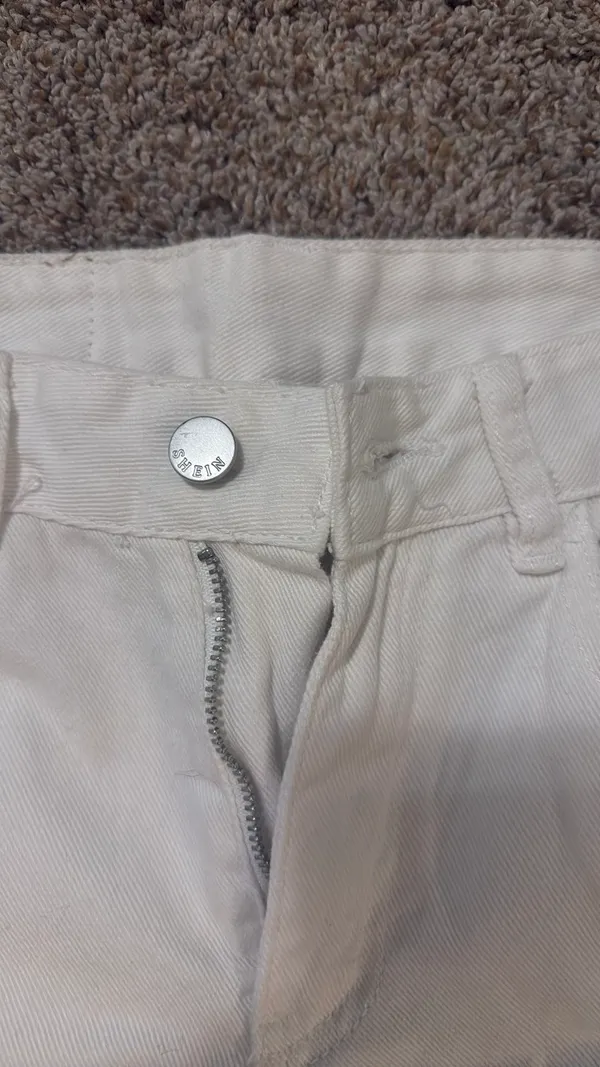 White Jeans Size 28 - Image 3