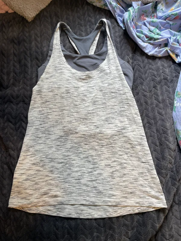 Lululemon Tank Built-In Sports Bra - Image 4
