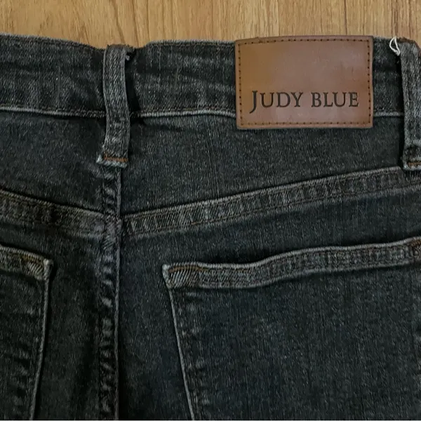 Judy Blue Black Washed Straight Leg Jeans - Image 4