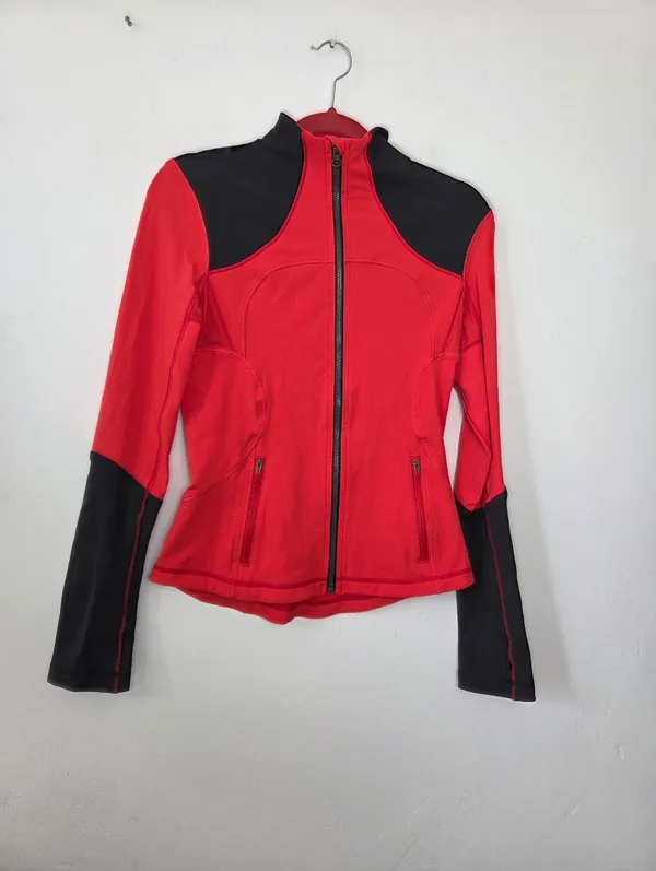 Lululemon Forme Jacket Love Red Size 6 Athletic Gym Lifting Sporty Scuba Define - Image 3
