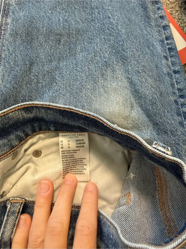 American Eagle 90s Straight Distressed Jeans- Woman’s 14 - Image 7
