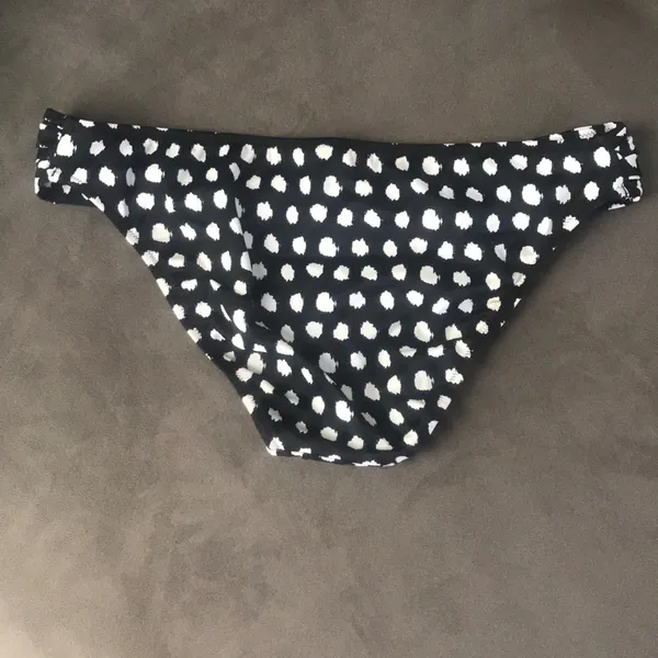 Victoria’s Secret bikini bottoms - Image 4