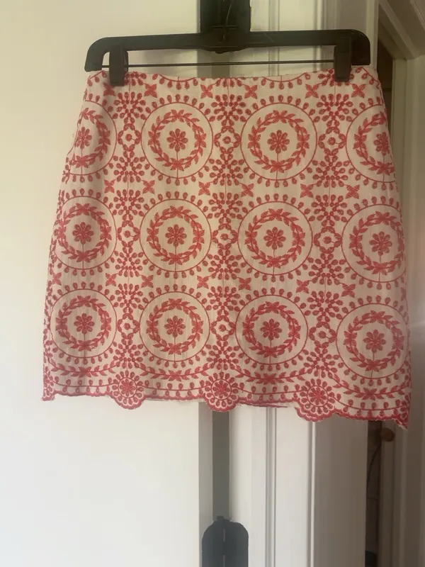LOFT Embroidered Scallop Hem Mini Skirt Size 2 - Image 2