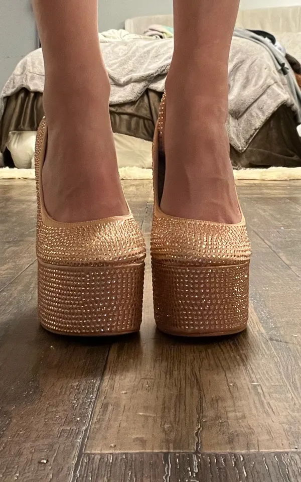 Lulus Pink sparkly heel - Image 6