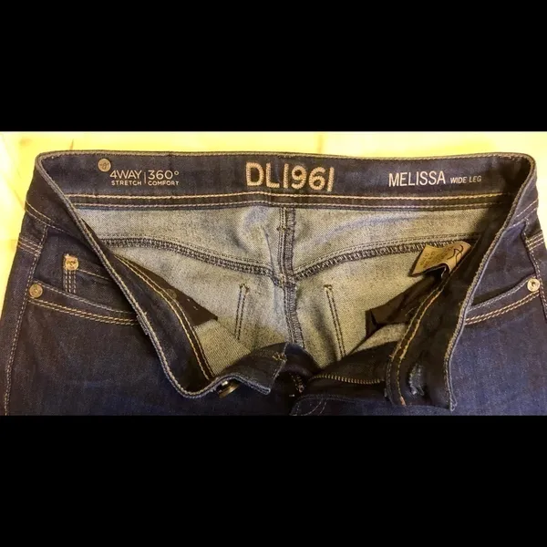 DL1961 Melissa Wide Leg Jeans Size 27 - Image 4